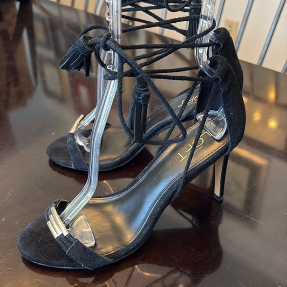 🛞  loft black suede, gold detailed toe strapped  ankle wrap heels with tassels